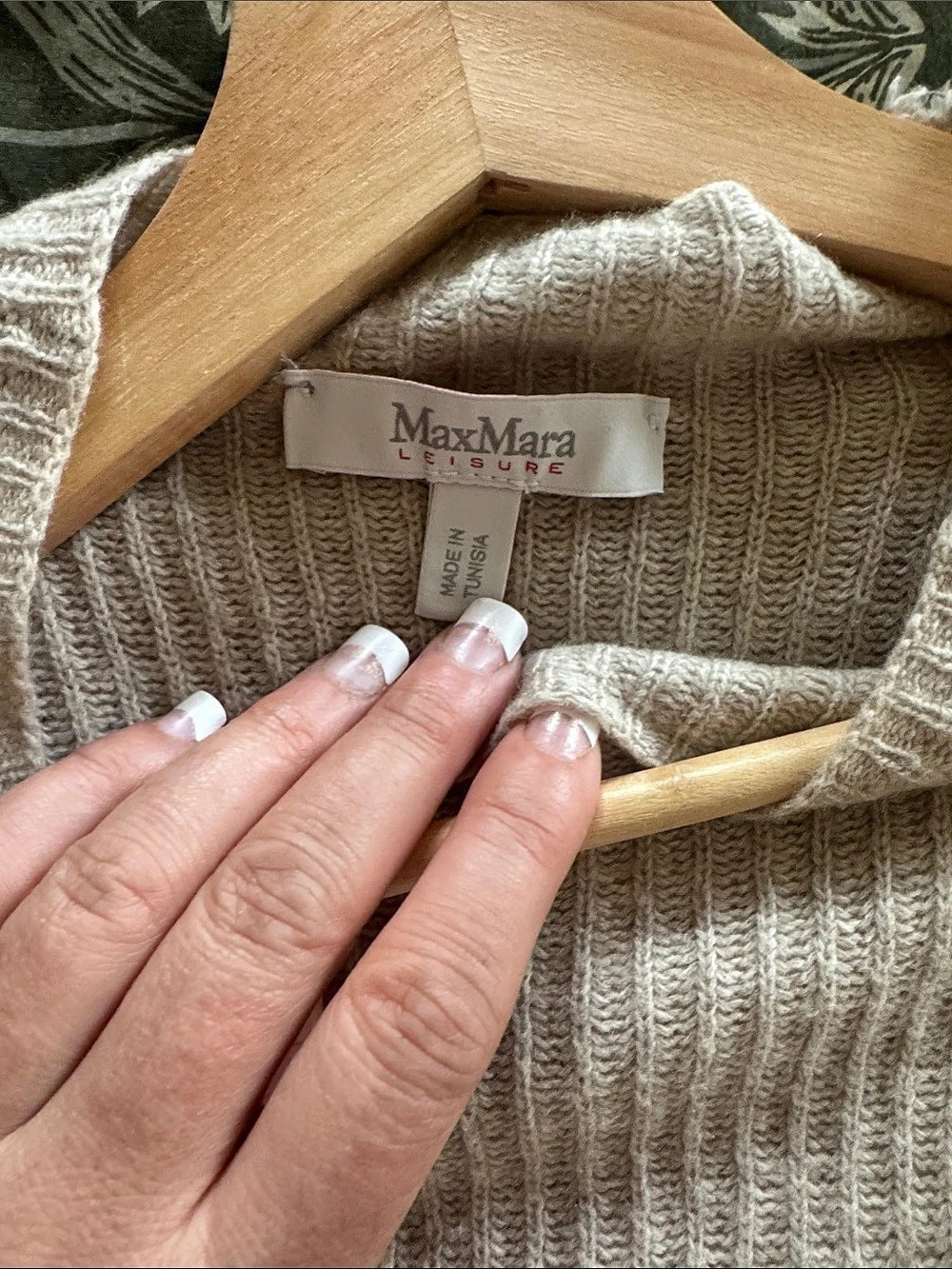 Max Mara Ribbed Wool Sweater Size Medium - Picture 2 of 4